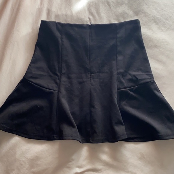 Black mini A line skirt Medium - Picture 3 of 3